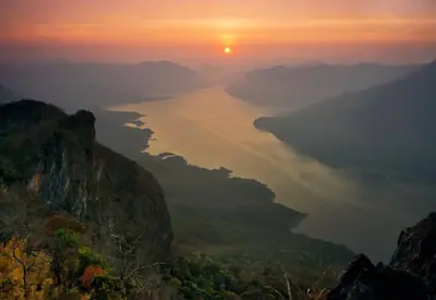 จุดลานกางเต็นท์ทุ่งกิ๊ก ในเขตอุทยานแห่งชาติแม่ปิง Mae Ping รูปที่ 1